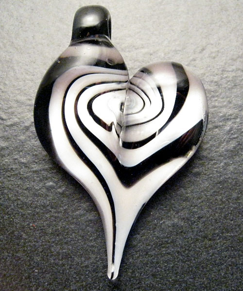 Heart pendant - Glass lampwork jewelry charm - Boomwire Glass