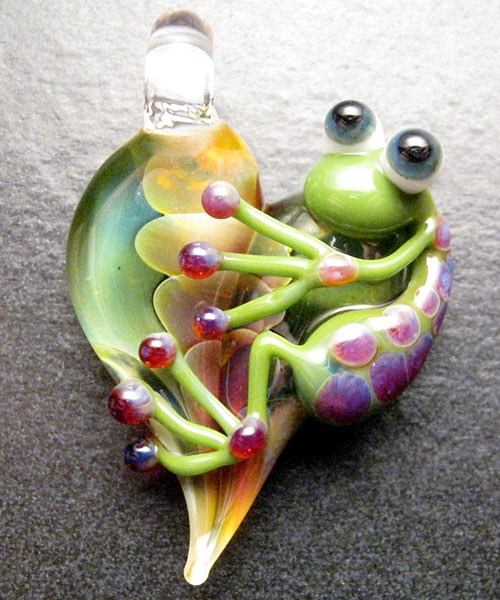 Heart pendant - Glass lampwork jewelry charm - Boomwire Glass